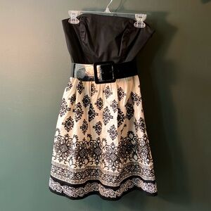 White House Black Market Strapless Embroidered Dress